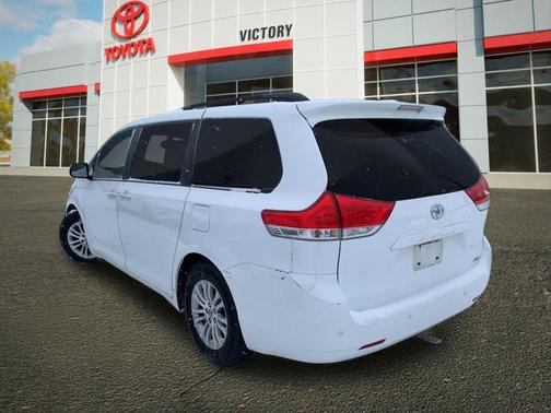 2013 Toyota Sienna XLE