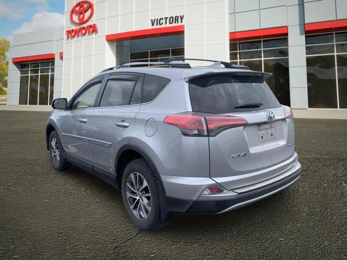 Silver Sky Metallic 2018 Toyota RAV4 Hybrid LE