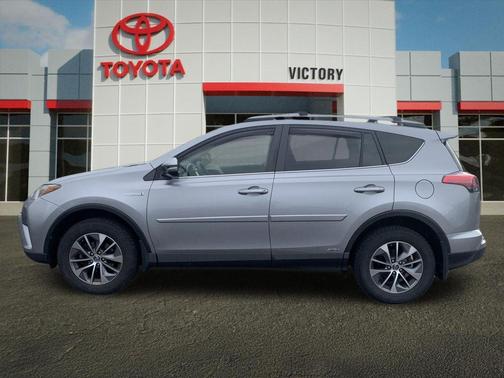 Silver Sky Metallic 2018 Toyota RAV4 Hybrid LE
