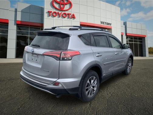 Silver Sky Metallic 2018 Toyota RAV4 Hybrid LE