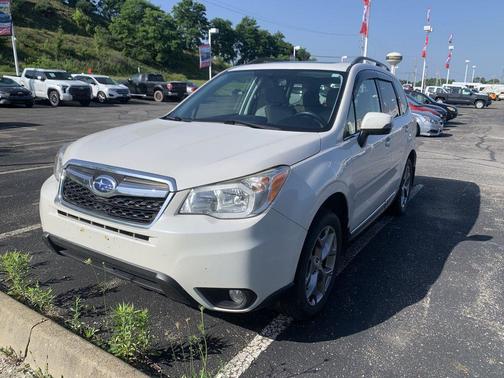 Crystal White Pearl 2016 Subaru Forester 2.5i Touring