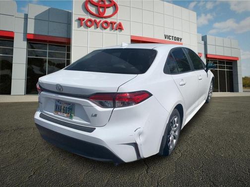 Ice Cap 2024 Toyota Corolla LE