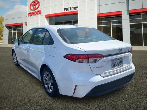 Ice Cap 2024 Toyota Corolla LE