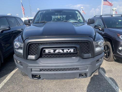 Diamond Black Crystal Pearlcoat 2020 RAM 1500 Classic Warlock Crew Cab 4x4 5'7' Box