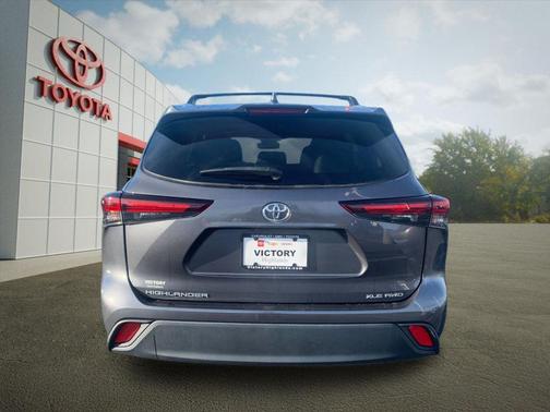 2024 Toyota Highlander XLE