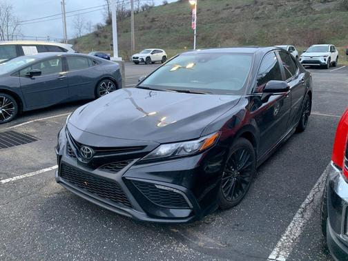 2022 Toyota Camry SE