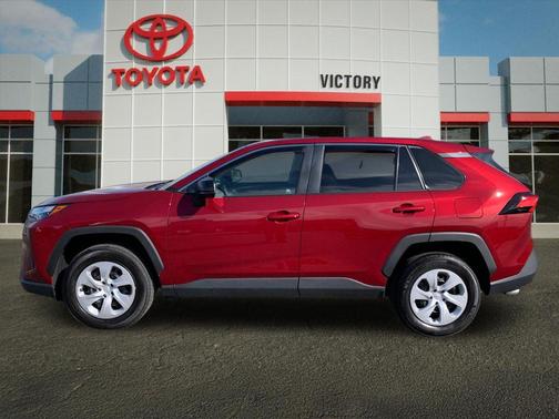 Pearl 2025 Toyota RAV4 LE