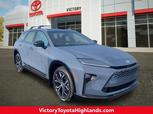 2025 Toyota Crown Signia XLE