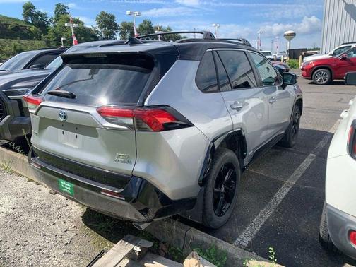 Silver Sky Metallic 2019 Toyota RAV4 Hybrid SE