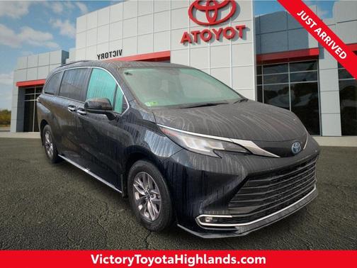2023 Toyota Sienna XLE