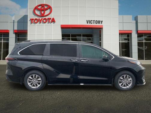 2023 Toyota Sienna XLE
