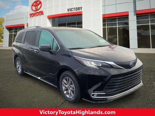 2023 Toyota Sienna XLE