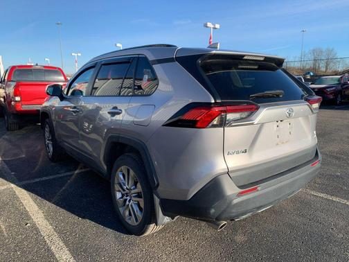 2024 Toyota RAV4 XLE Premium