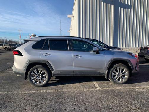 2024 Toyota RAV4 XLE Premium