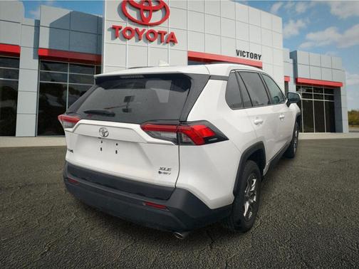 2025 Toyota RAV4 Hybrid XLE