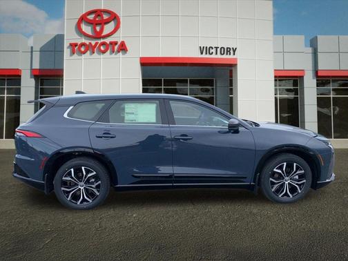 2025 Toyota Crown Signia XLE