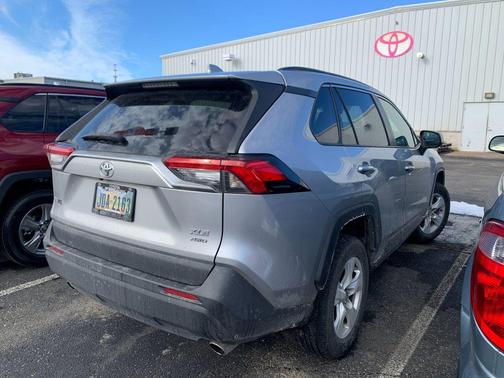 2021 Toyota RAV4 XLE