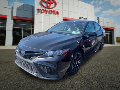 Midnight Black Metallic 2023 Toyota Camry SE