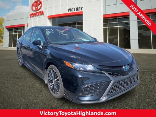 Midnight Black Metallic 2023 Toyota Camry SE