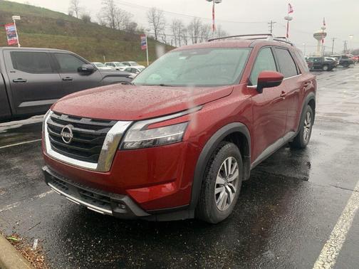 2022 Nissan Pathfinder SL 4WD