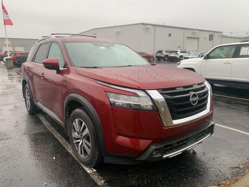 2022 Nissan Pathfinder SL 4WD