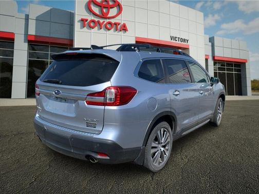 Ice Silver Metallic 2022 Subaru Ascent Touring 7-Passenger