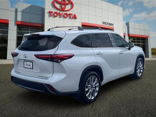 2022 Toyota Highlander Limited