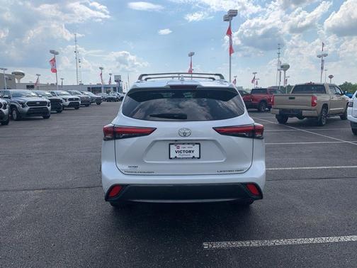 2022 Toyota Highlander Limited