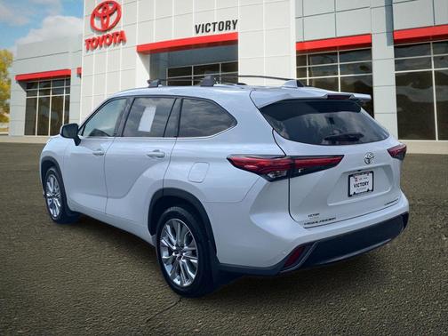 2022 Toyota Highlander Limited