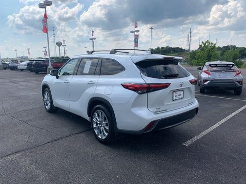 2022 Toyota Highlander Limited