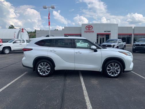 2022 Toyota Highlander Limited