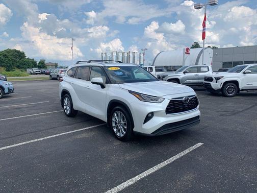 2022 Toyota Highlander Limited