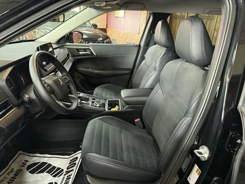 2024 Mitsubishi Outlander SE AWD 4dr SUV