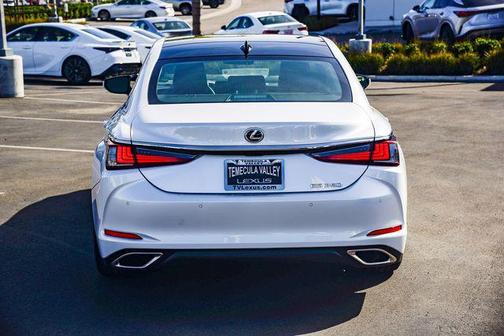 2025 Lexus ES 350 Base