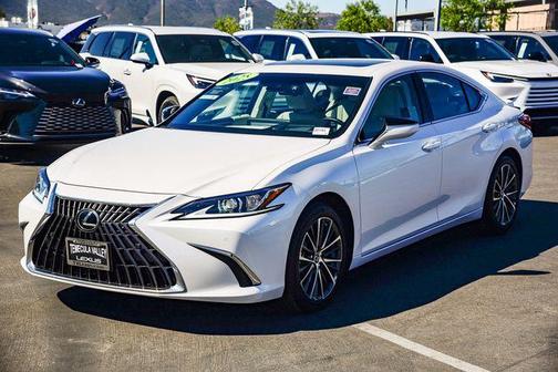 2025 Lexus ES 300h Base
