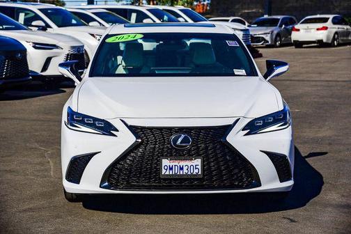 2024 Lexus ES 300h F SPORT Handling