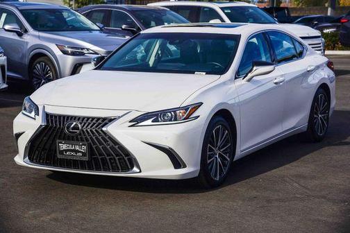 2025 Lexus ES 300h Base