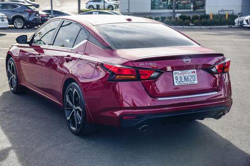 2023 Nissan Altima SR FWD