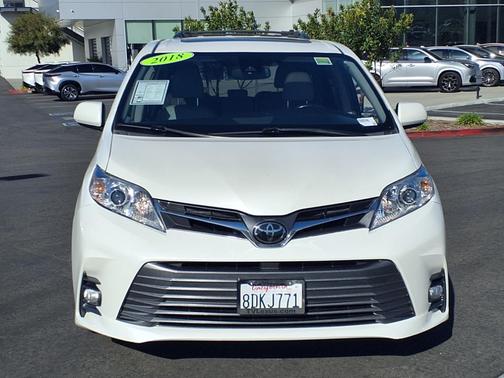 2018 Toyota Sienna XLE