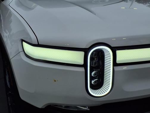 2024 Rivian R1T Adventure Package