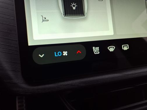 2024 Rivian R1T Adventure Package