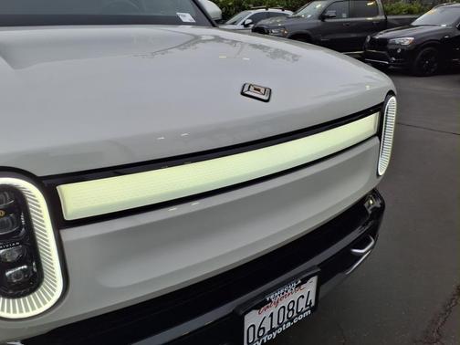 2024 Rivian R1T Adventure Package