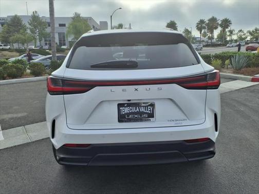 2025 Lexus NX 350h Premium
