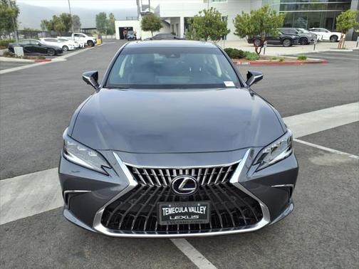 2025 Lexus ES 300h Luxury