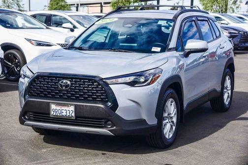 2024 Toyota Corolla Cross LE