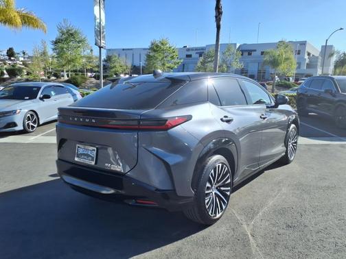 2023 Lexus RZ 450e Luxury