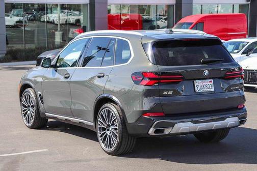 Dravit Grey Metallic 2026 BMW X5 xDrive40i