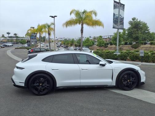 2023 Porsche Taycan Cross Turismo 4