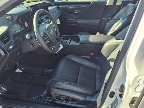 2025 Lexus ES 300h Luxury