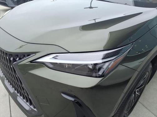 2025 Lexus NX 350h Premium